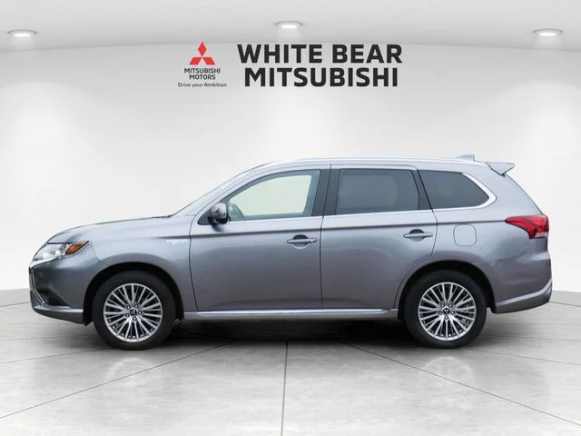 Used 2022 Mercury Gray Metallic Mitsubishi SEL image 3