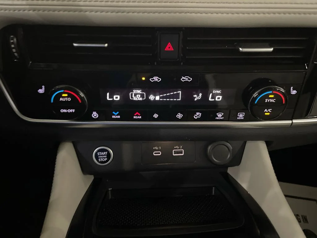 Used 2022 Scarlet Ember Tintcoat Nissan SL image 20