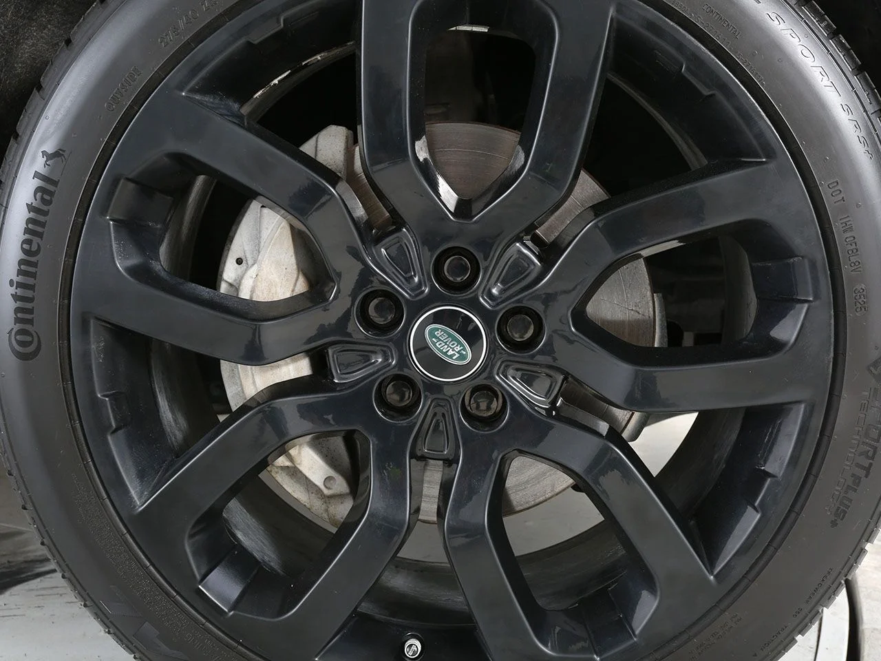 Used 2021  Land Rover HSE Silver Edition image 6