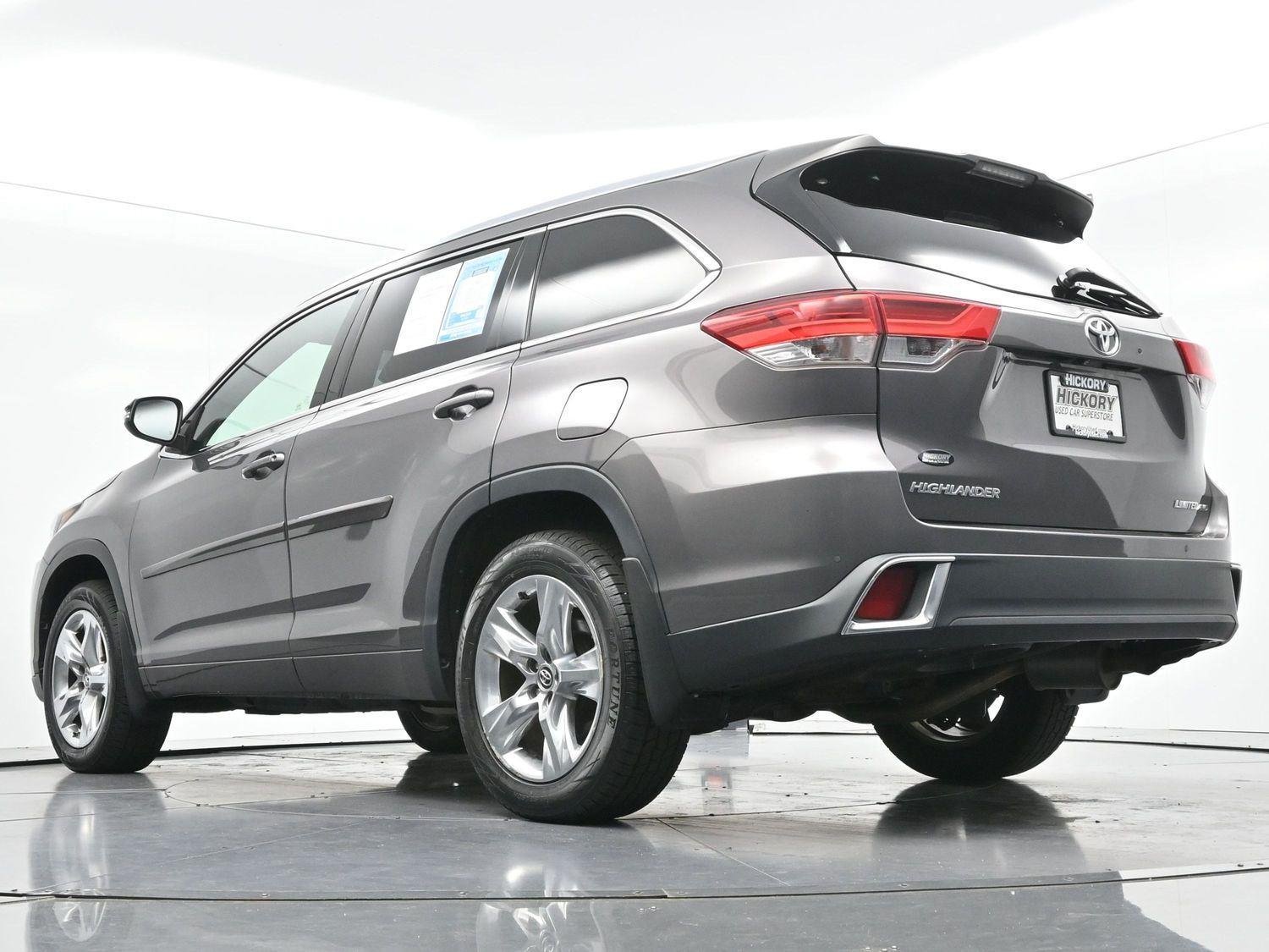 Used 2019 Predawn Gray Mica Toyota Limited image 57