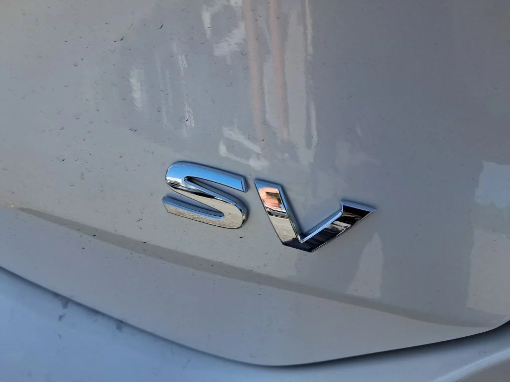 Used 2018 White Nissan SV image 10