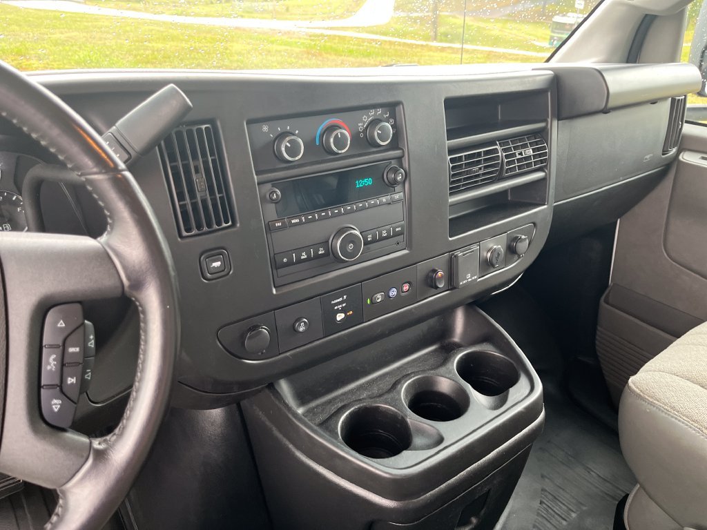 Used 2023 White GMC Work Van image 19