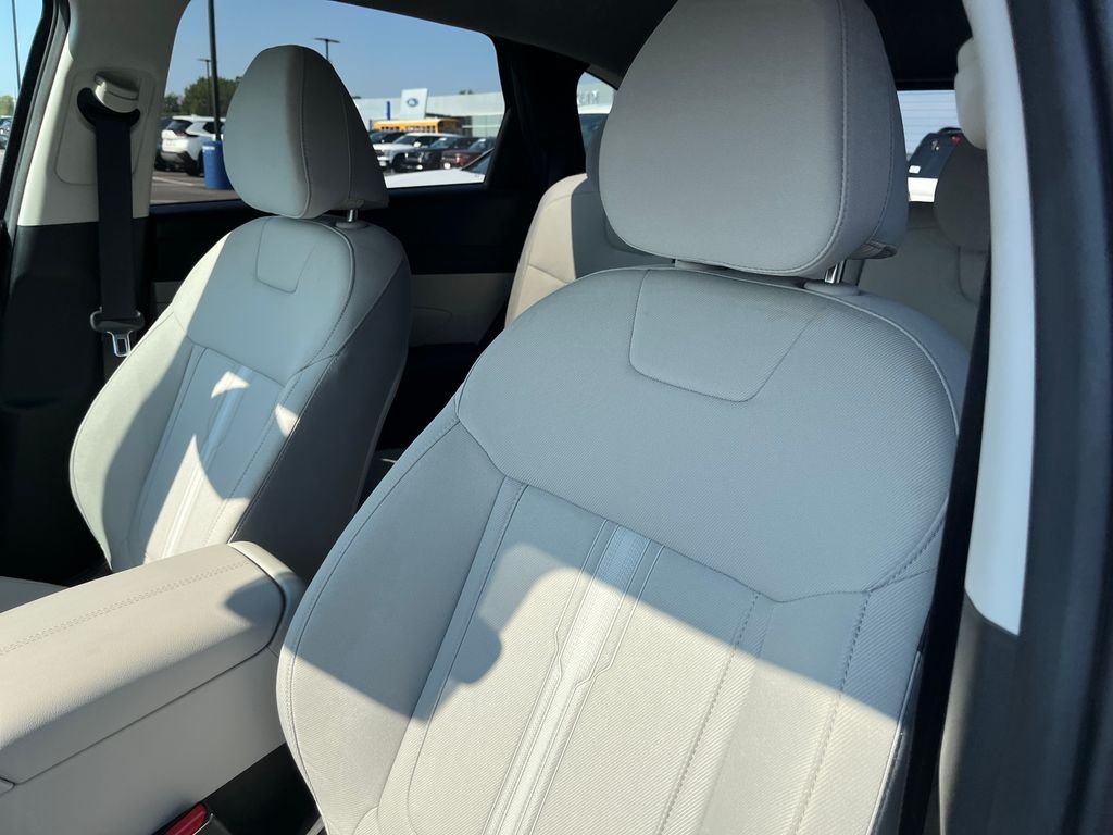 Used 2025 Gray Hyundai SEL image 12