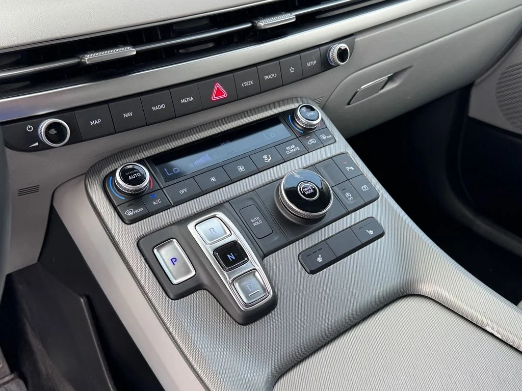 Used 2024 Gray Hyundai SEL image 26