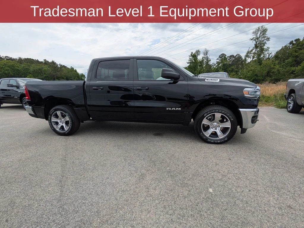 New 2026 Diamond Black Crystal Pearl-Coat Exterior Paint RAM Tradesman image 5
