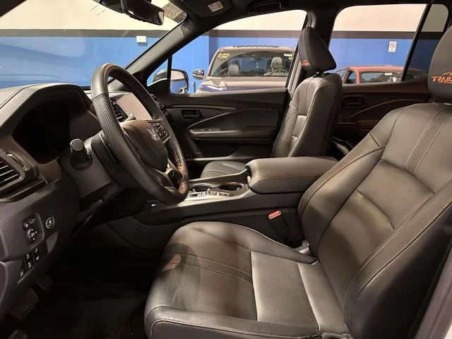Certified Used 2025 Platinum White Pearl Honda AWD TRAILSPORT image 16