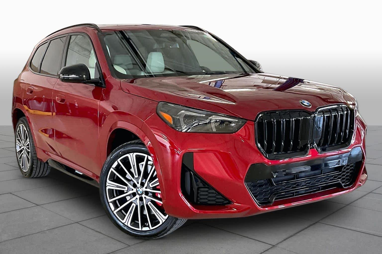New 2026 Vegas Red Metallic BMW xDrive28i image 2