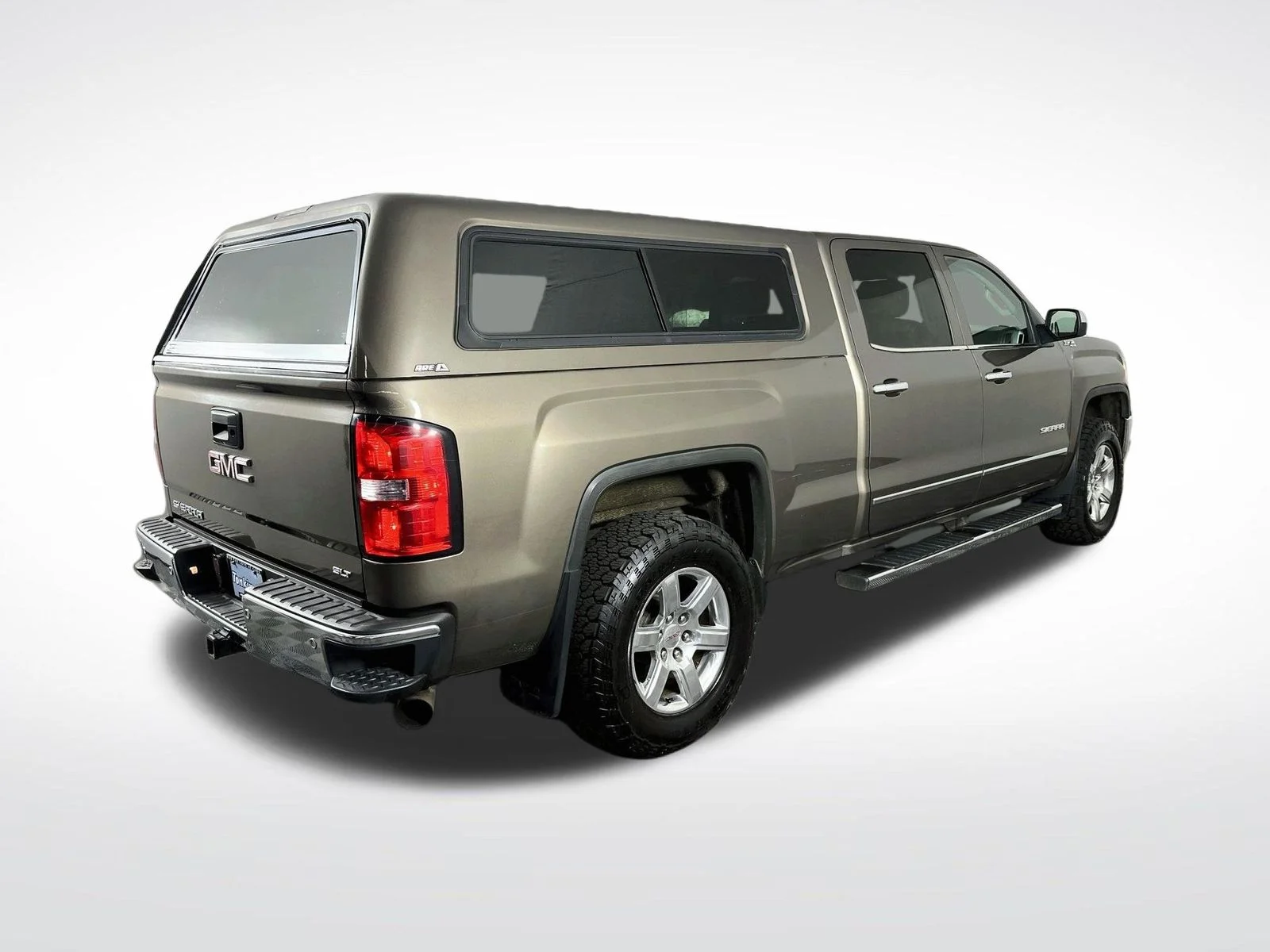 Used 2015 Bronze Alloy Metallic GMC SLT image 8