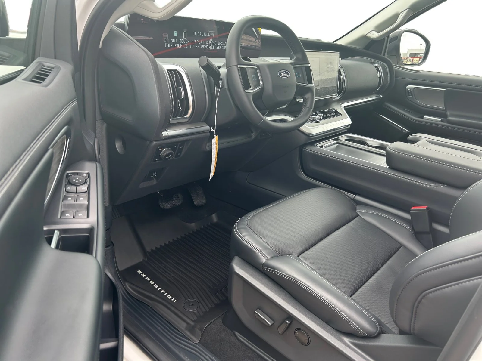 New 2027 Star White Metallic Tri-Coat Ford Platinum Max image 14
