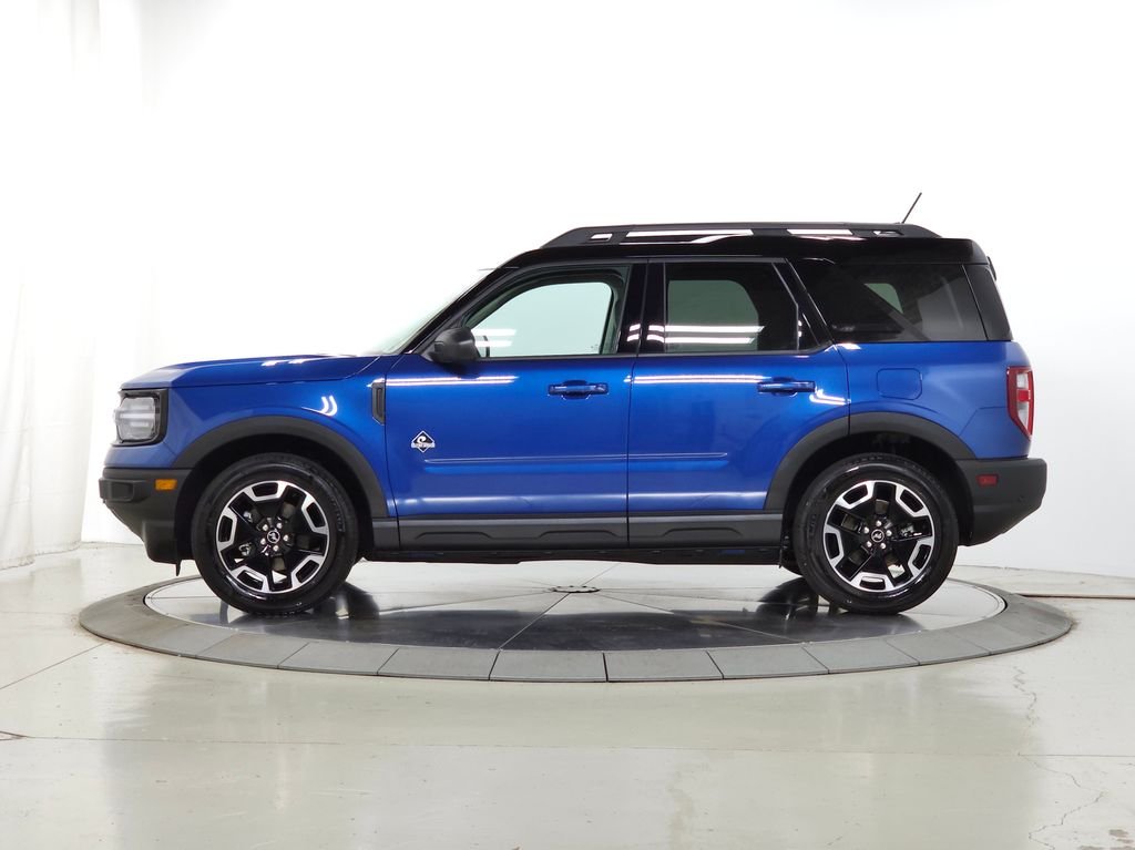 Used 2023 Blue Metallic Ford Outer Banks image 5