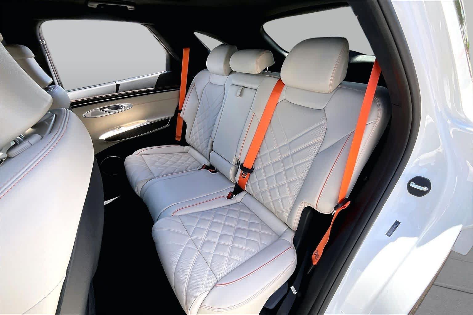 Used 2026 Uyuni White Genesis 3.5T Sport Prestige image 38