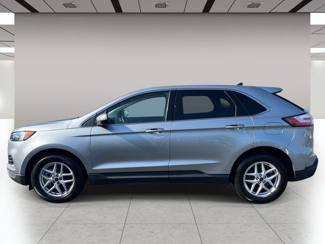 Used 2024 Silver Ford SEL image 7