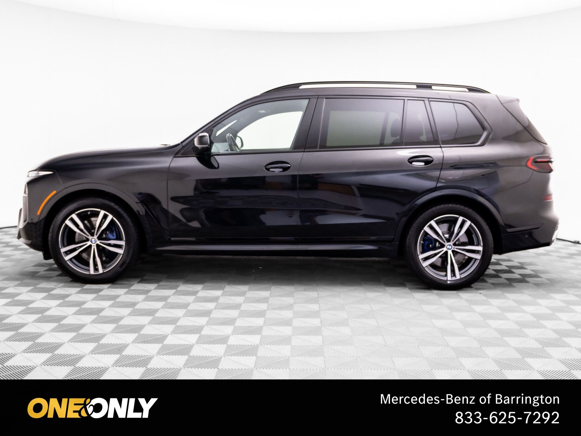 Used 2024 Black BMW M60i image 2
