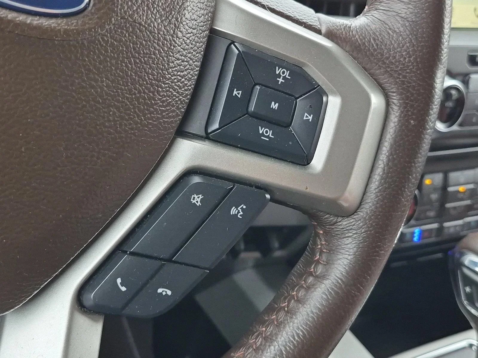 Used 2018 Black Velvet Ford King Ranch image 16