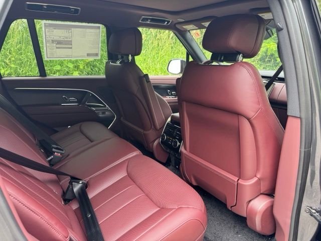 New 2026 Carpathian Grey LAND ROVER SE image 16