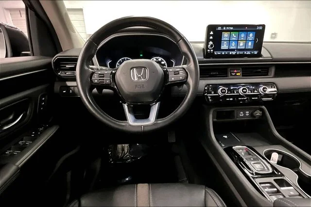 Used 2025 Crystal Black Pearl Honda EX-L image 6