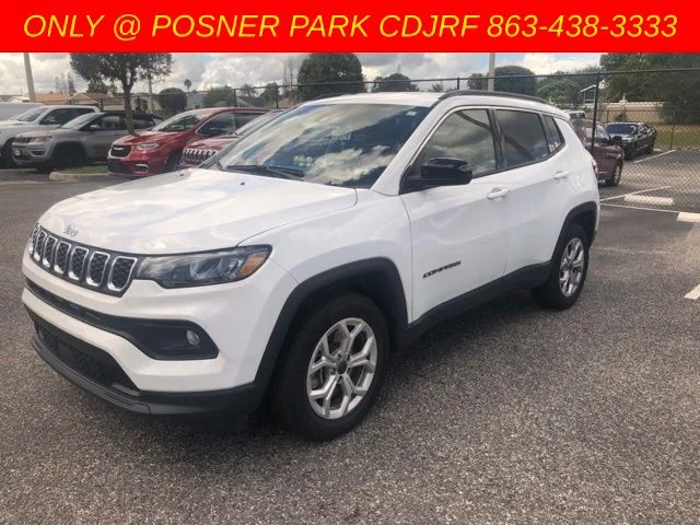 Used 2025 White Jeep Latitude image 2