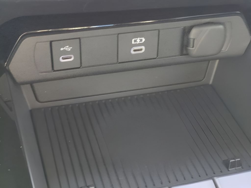 New 2026 Wind Chill Pearl <sup>1</sup> Toyota  SE image 21