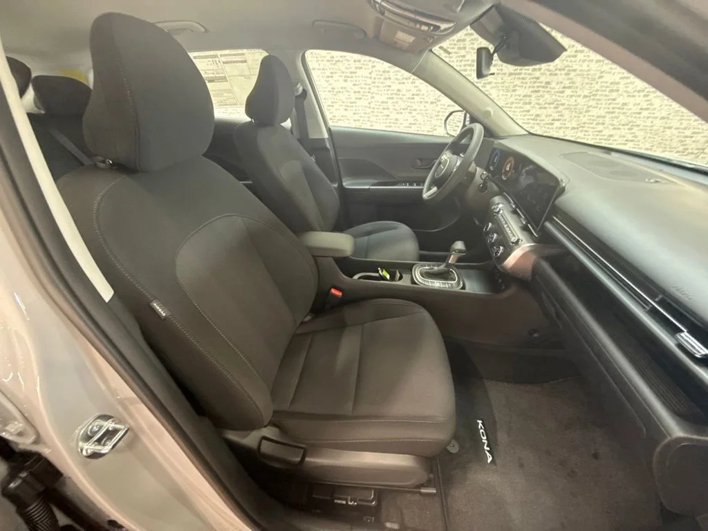 New 2027 Cyber Gray Metallic Hyundai SE image 12