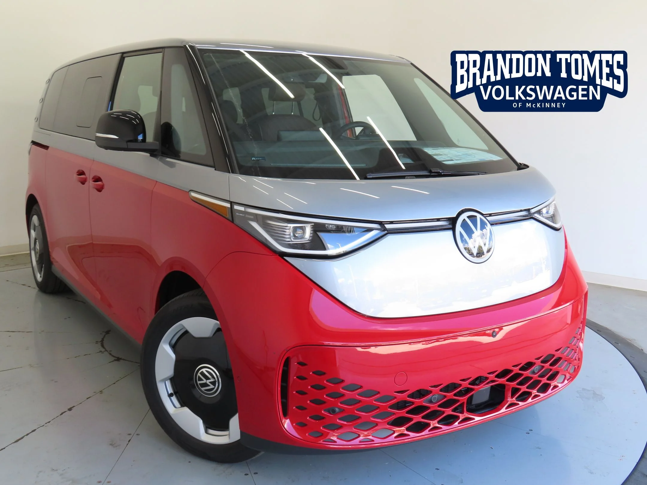 2025 Volkswagen ID. Buzz Pro S Plus 4Motion's photo