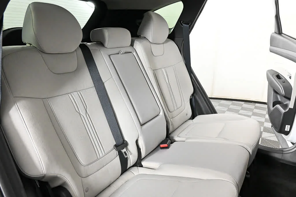 New 2026 Phantom Black Hyundai SEL FWD image 28