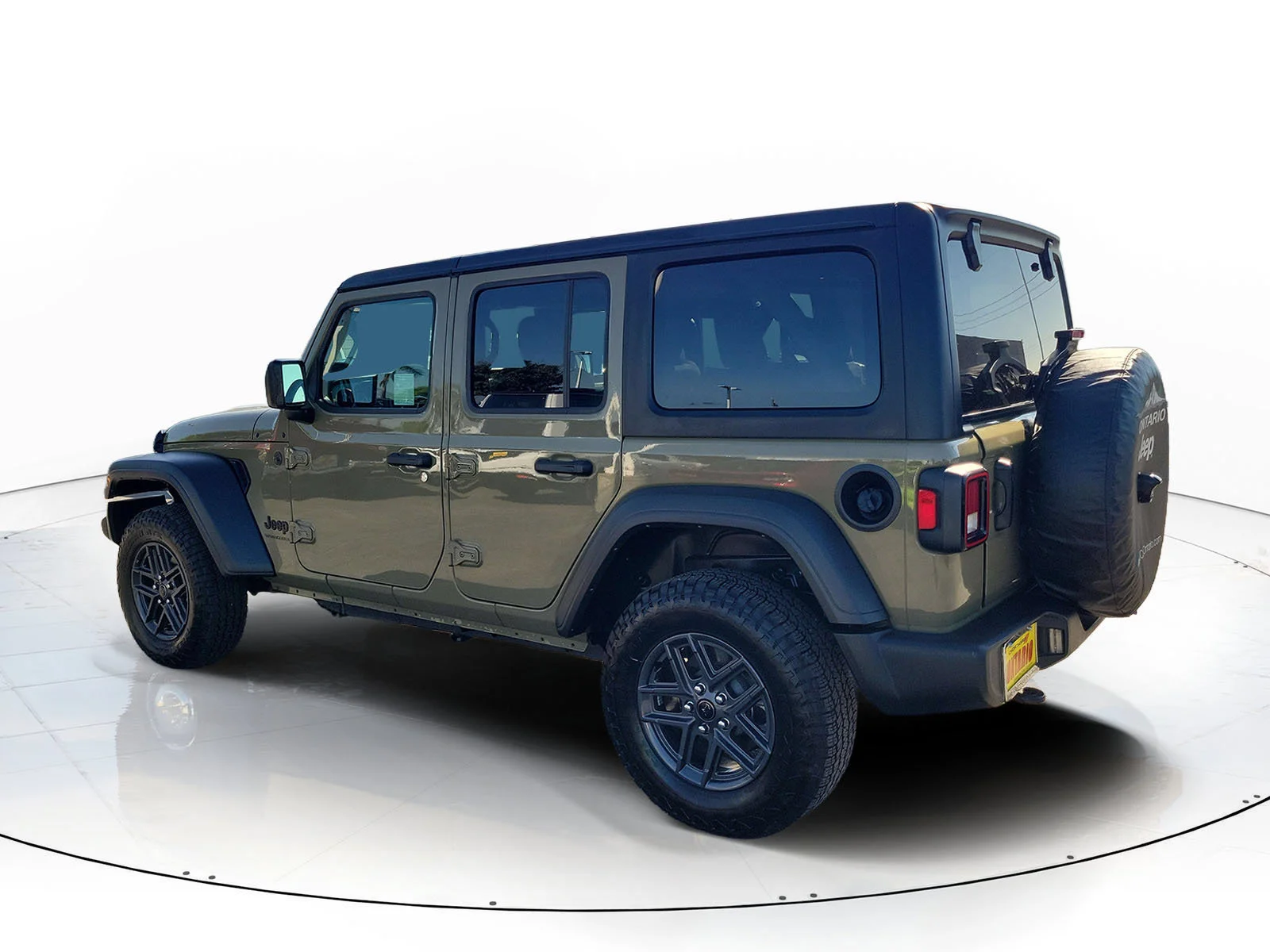Used 2025 Green Jeep Sport S image 6