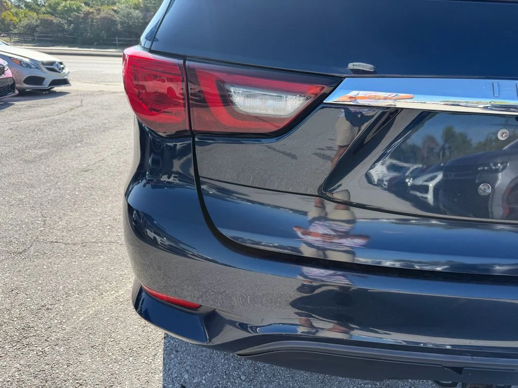 Used 2019  INFINITI LUXE image 5