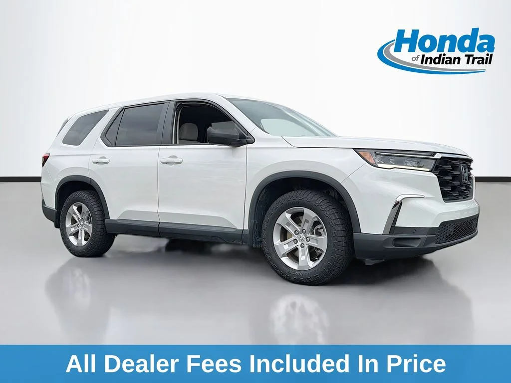 2023 Honda Pilot LX 2WD's photo