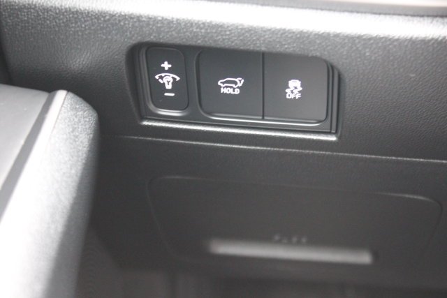 Used 2026 White Kia X-Line EX image 18