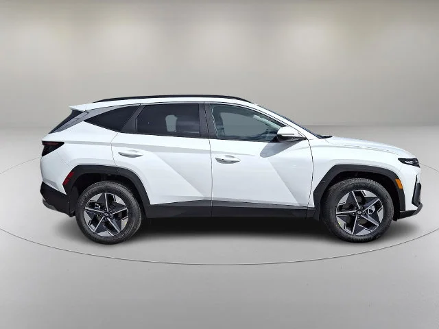 New 2026 White Hyundai SEL Convenience image 5