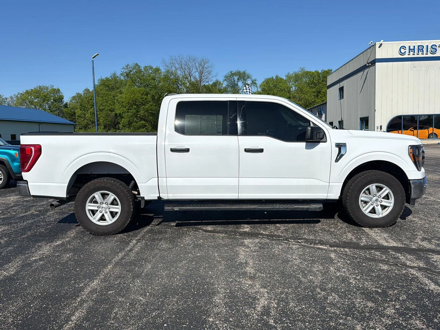Used 2023 Oxford White Ford XLT image 6