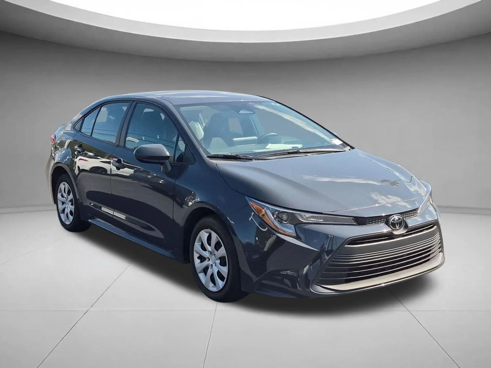 Used 2025 Underground Toyota LE image 7