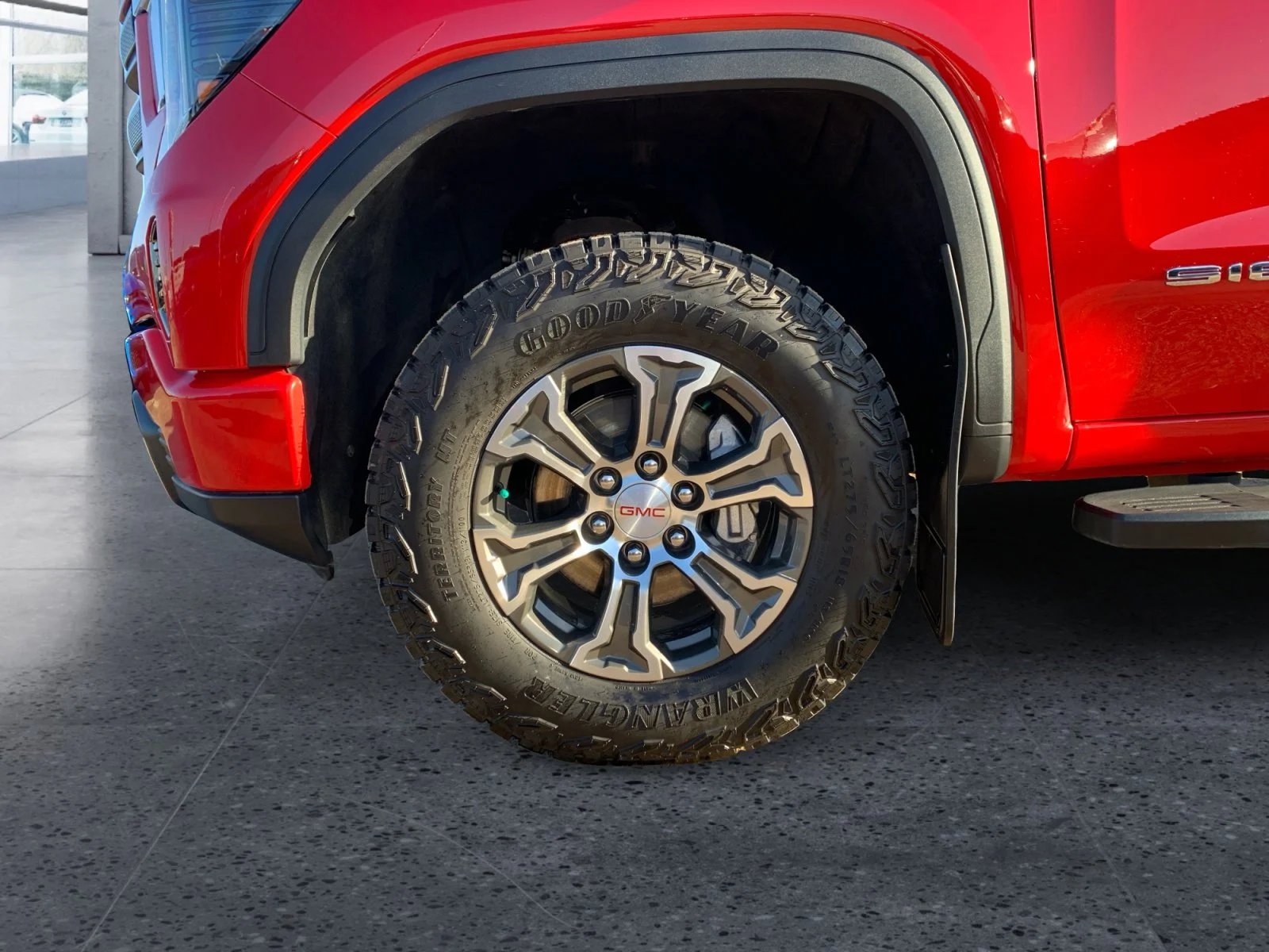 Used 2025 Cardinal Red GMC Pro image 9