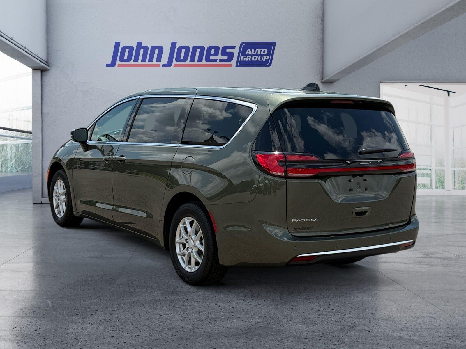 New 2027 Olive Green Pearl-Coat Exterior Paint Chrysler Select image 17