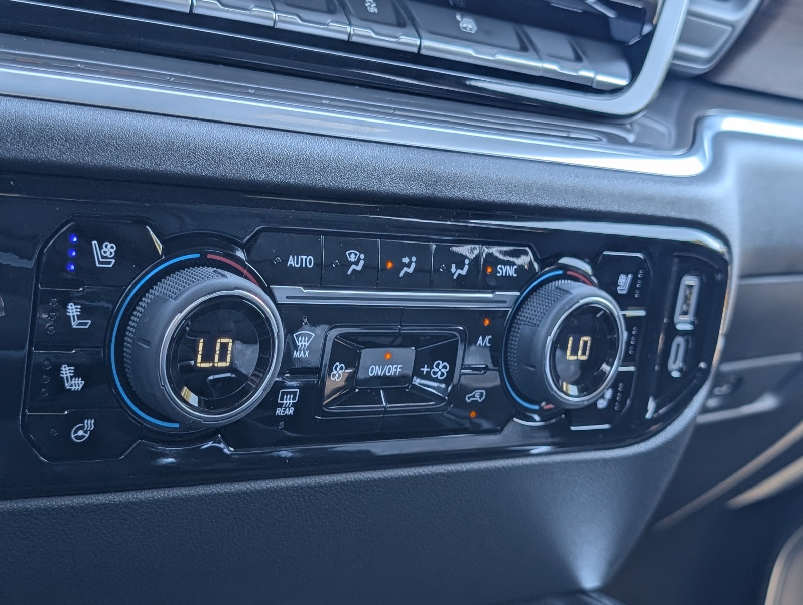 2026 Chevrolet Silverado 1500 High Country - Photo 19
