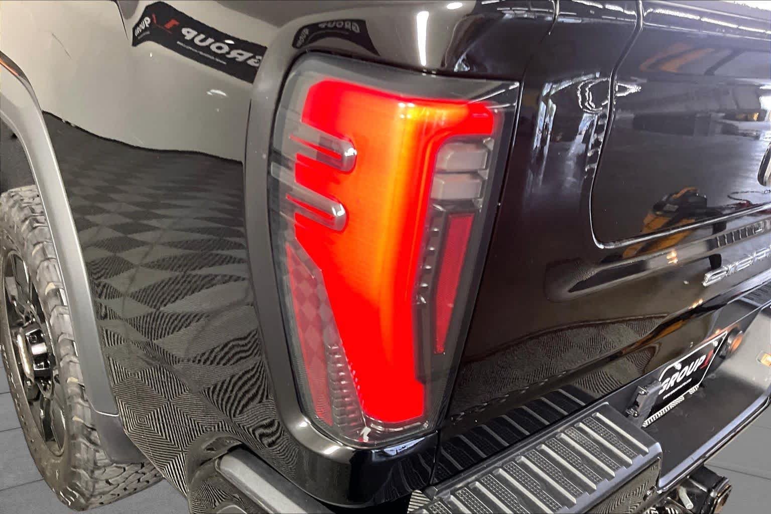 2025 GMC Sierra 3500HD AT4 - Photo 27