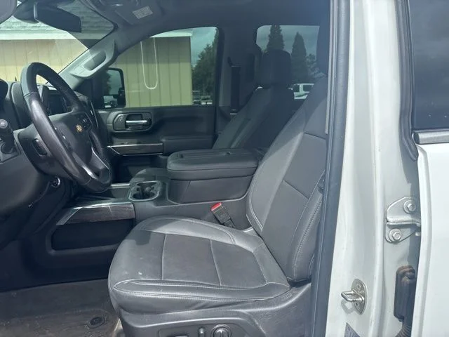 Used 2022 White Chevrolet LTZ image 9
