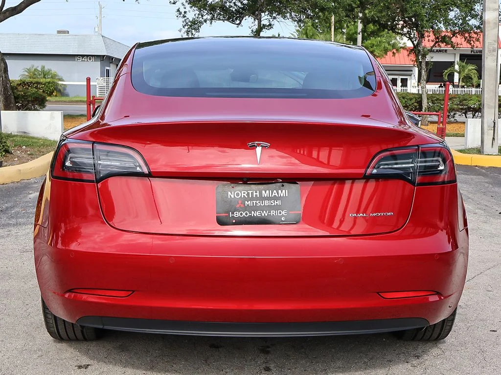 Used 2018 Red Tesla Long Range image 13