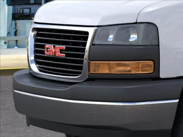 New 2025 Summit White GMC 1WT image 13