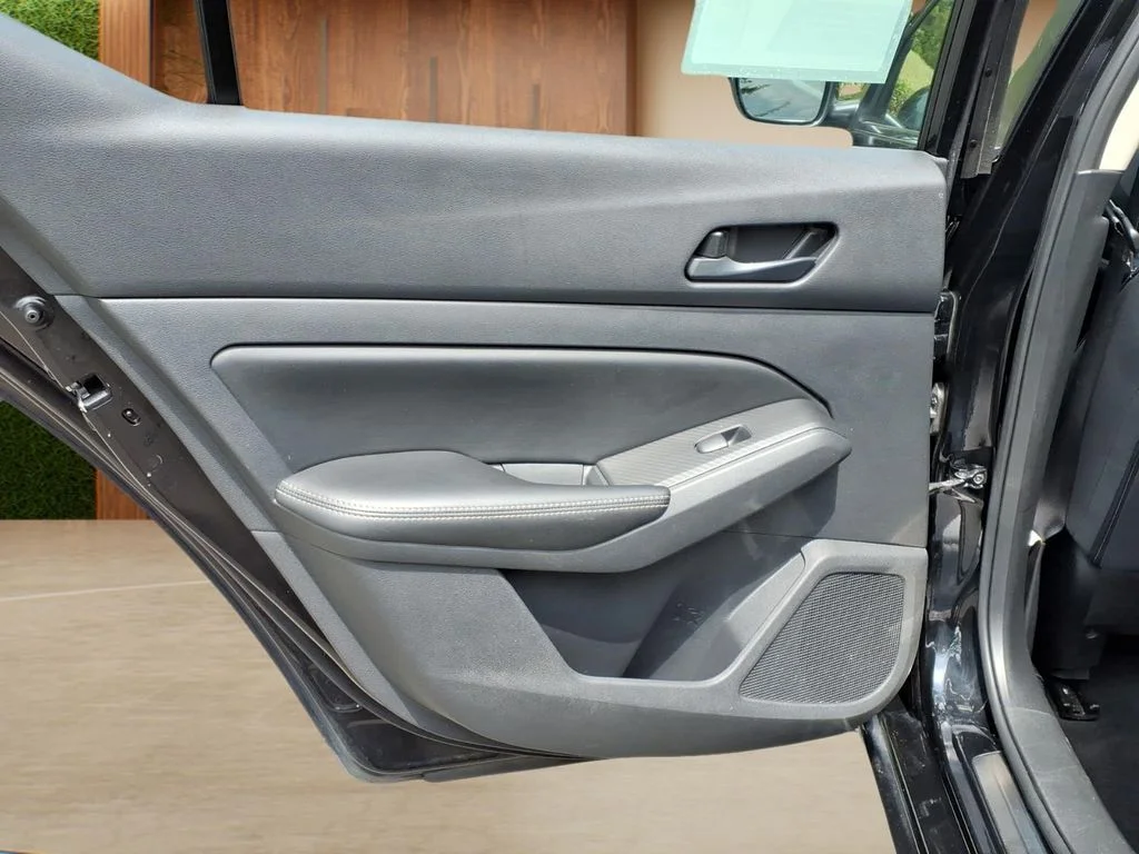Used 2025 Black Nissan 2.5 SV image 25