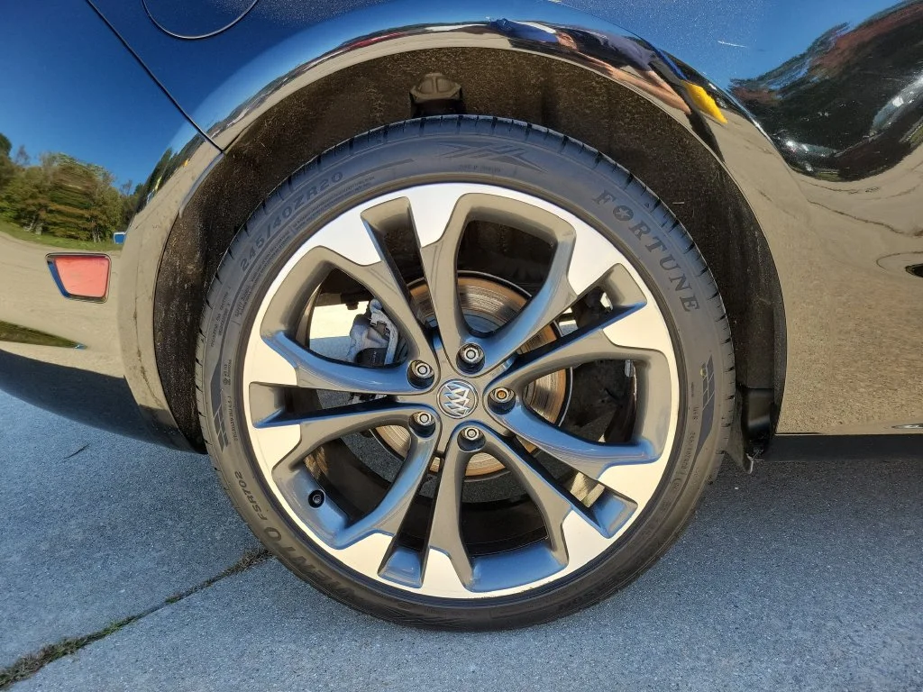 Used 2018 Black Buick Premium image 5