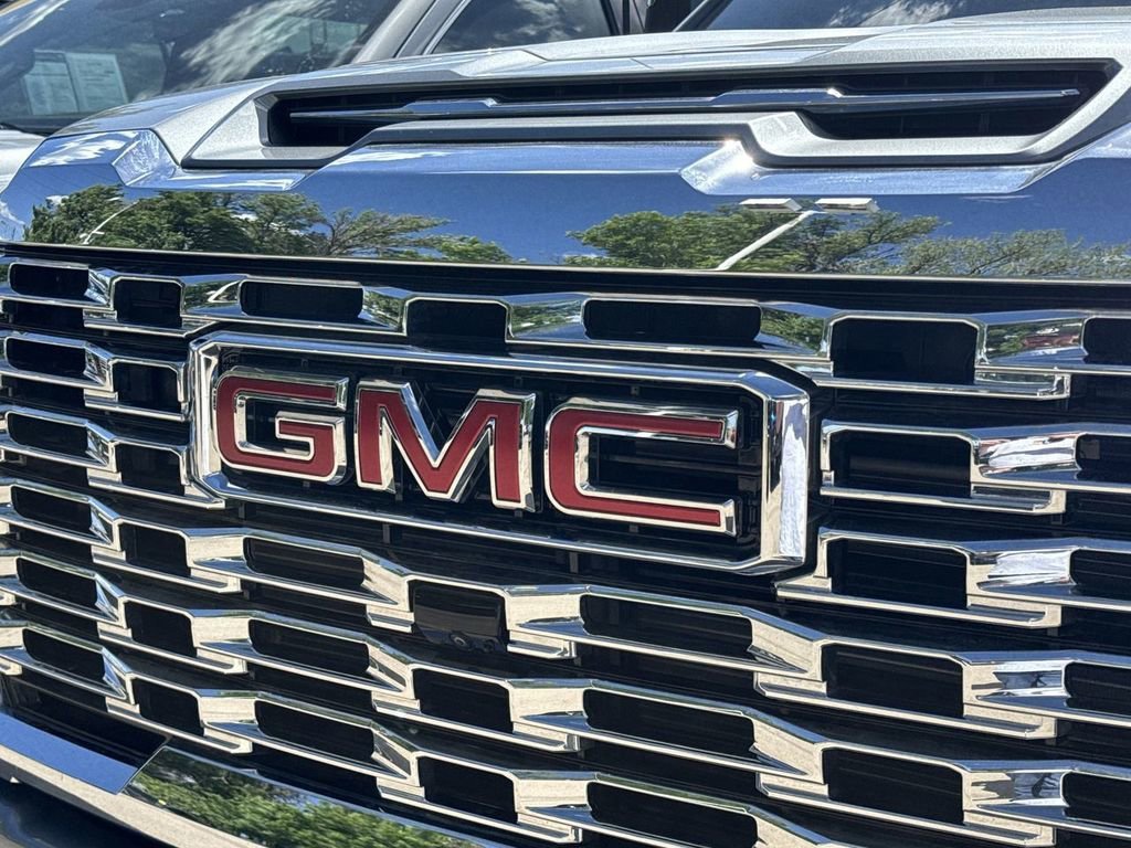 Used 2025 Sterling Metallic GMC Denali image 34