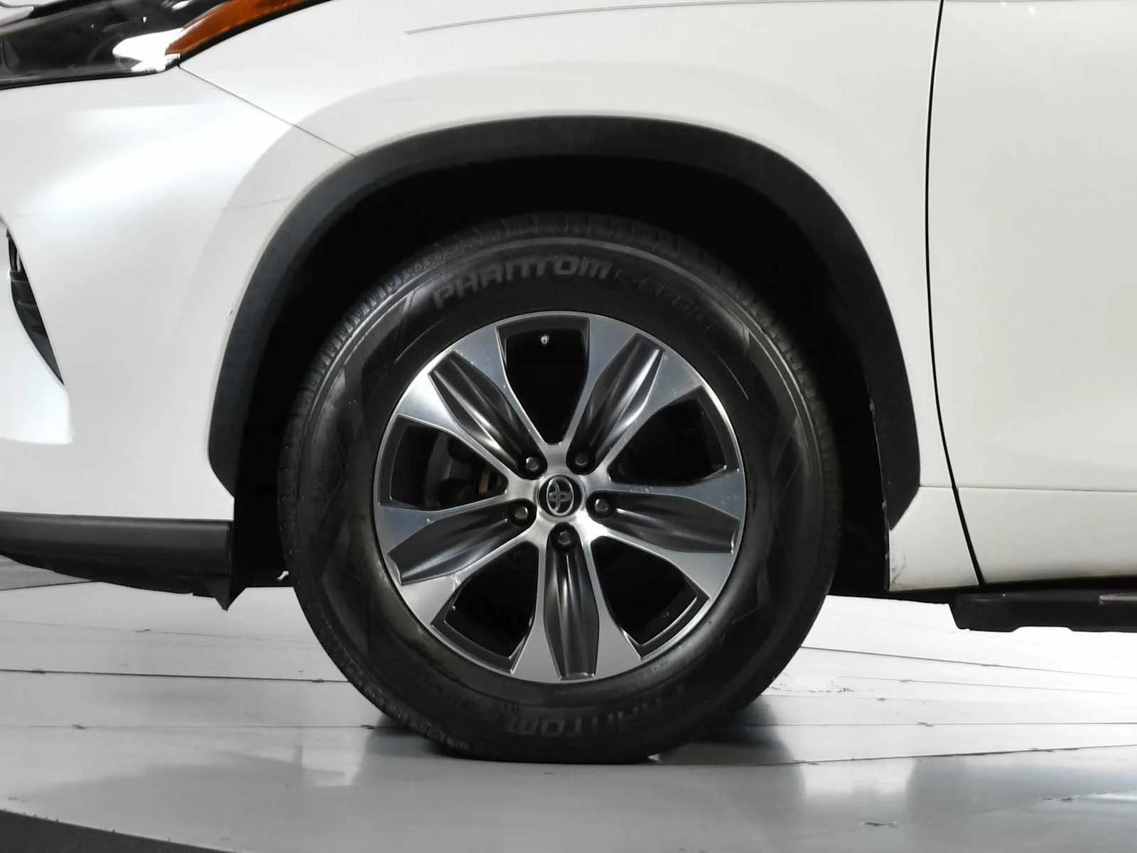 Used 2021 Blizzard Pearl Toyota XLE image 11