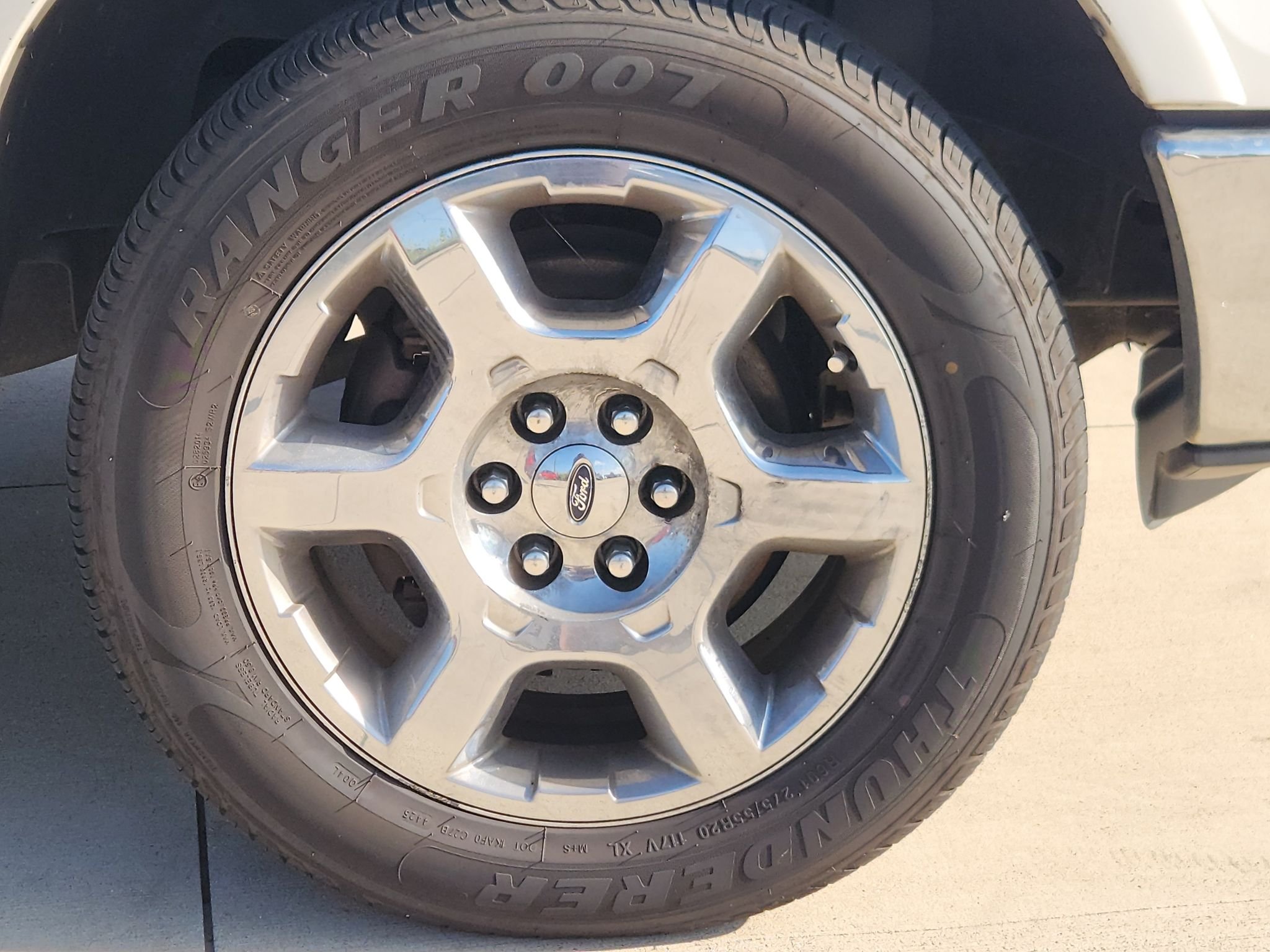 Used 2013 White Platinum Metallic Tri-Coat Ford Lariat image 11
