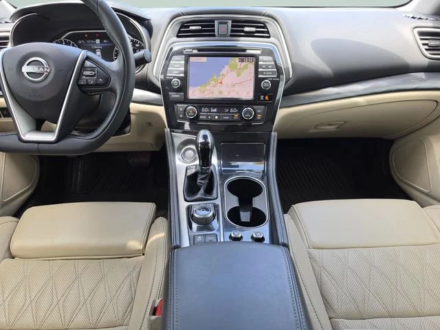 Used 2023 White Nissan Platinum image 22