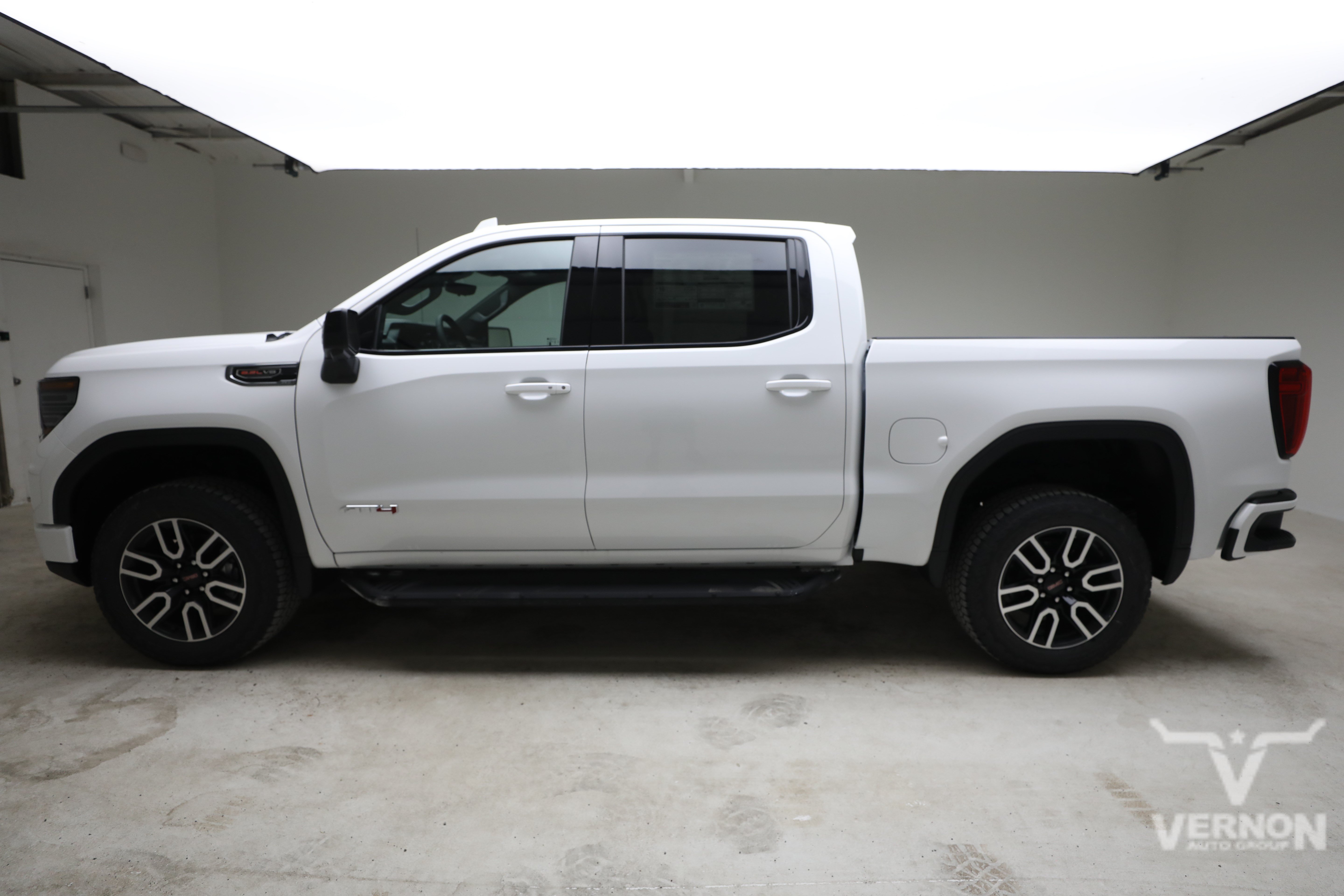 New 2026 Summit White GMC N image 2
