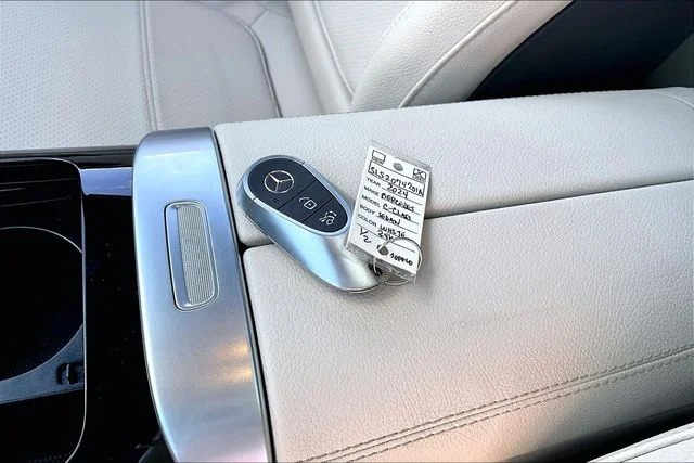 Used 2024 White Mercedes-Benz C 300 image 10