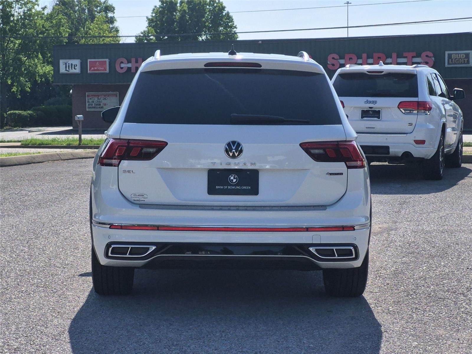 Used 2022 Oryx White Pearl Volkswagen SEL R-Line image 4