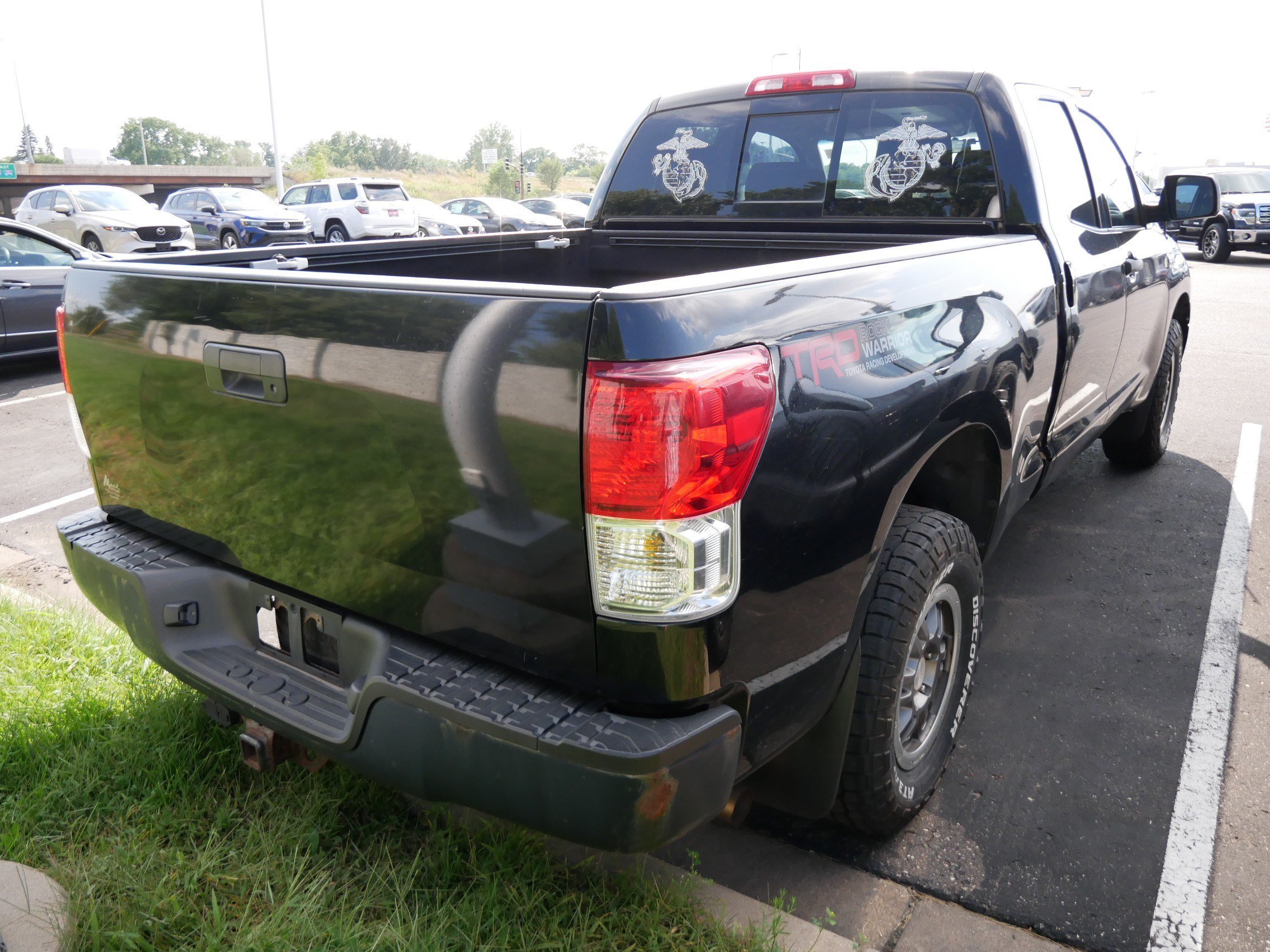 Used 2010 Black Toyota DBL 4WD FFV V8 5. image 8
