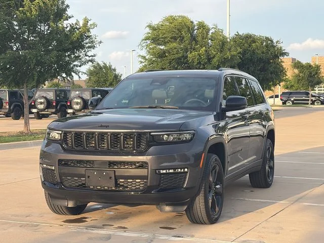 New 2025 Baltic Gray Metallic Clear-Coat Exterior Paint Jeep Limited image 3